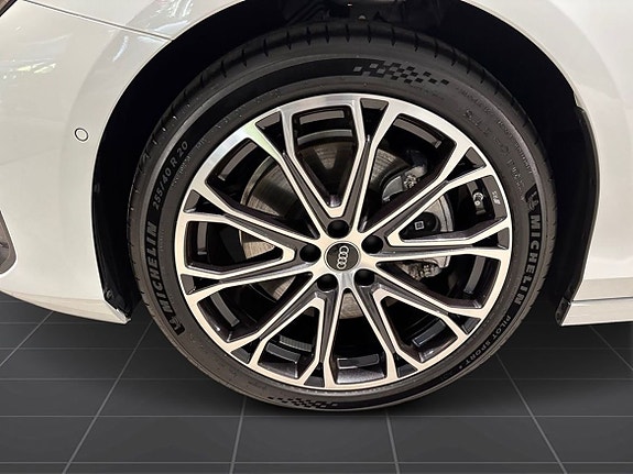 Audi A6 9 of 17