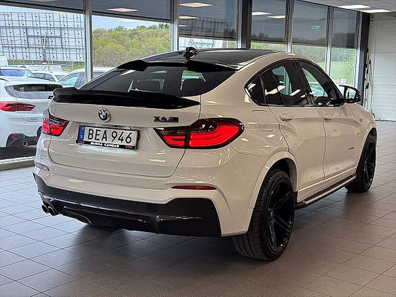 BMW X4 3 of 24