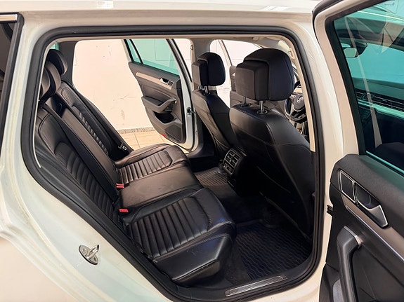Volkswagen Passat 13 of 14