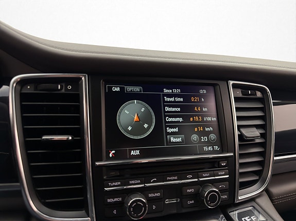 Porsche Panamera 4S 22 of 30