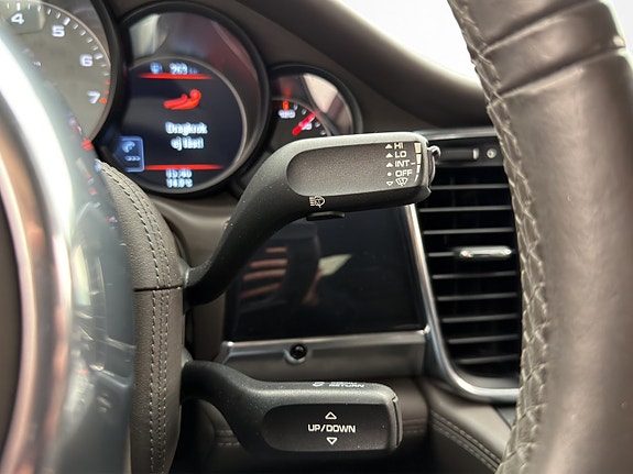 Porsche Panamera 4S 16 of 30