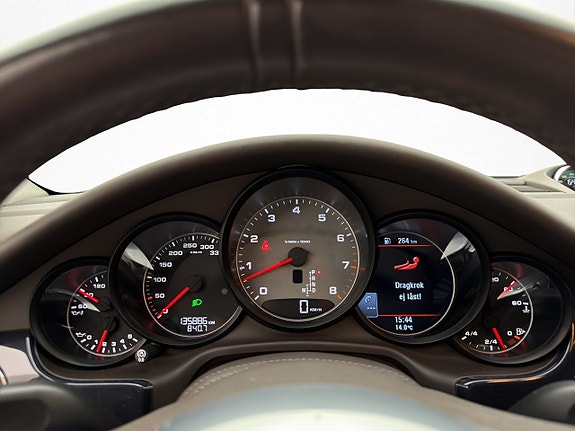 Porsche Panamera 4S 15 of 30