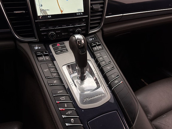 Porsche Panamera 4S 25 of 30