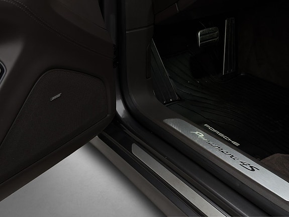 Porsche Panamera 4S 10 of 30
