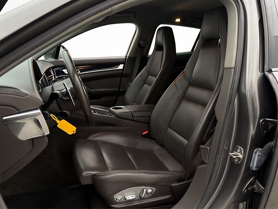 Porsche Panamera 4S 11 of 30