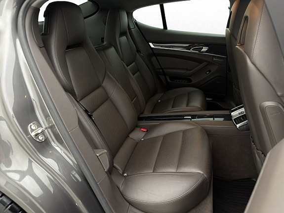Porsche Panamera 4S 29 of 30