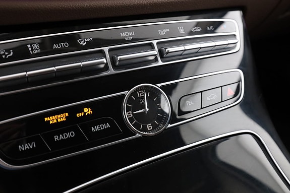 Mercedes-Benz E220 26 of 30