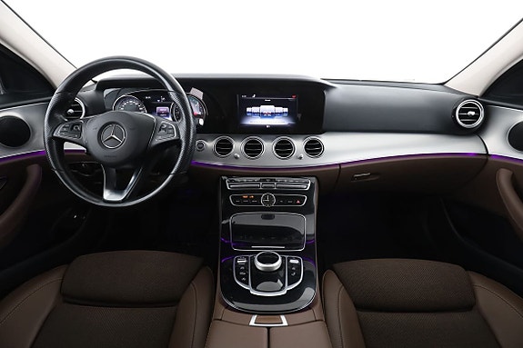 Mercedes-Benz E220 13 of 30