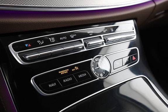Mercedes-Benz E220 25 of 30