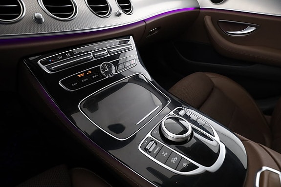 Mercedes-Benz E220 24 of 30