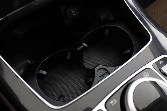 Mercedes-Benz E220 27 of 30