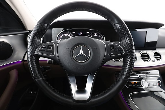Mercedes-Benz E220 19 of 30
