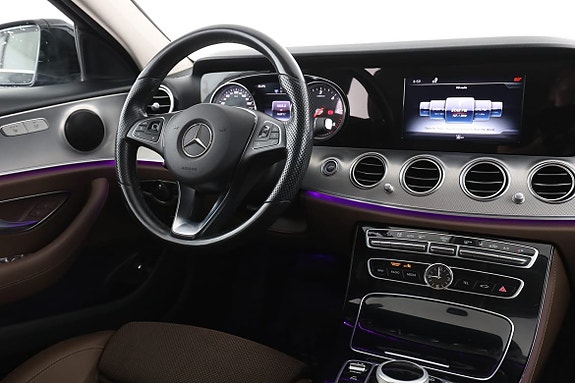 Mercedes-Benz E220 14 of 30