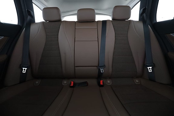 Mercedes-Benz E220 16 of 30