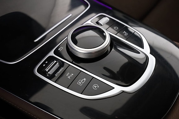 Mercedes-Benz E220 28 of 30