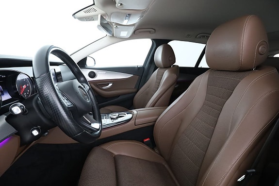 Mercedes-Benz E220 11 of 30