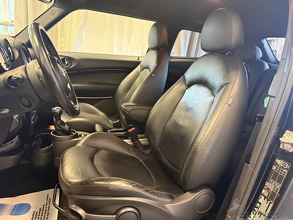 MINI Cooper S 9 of 18