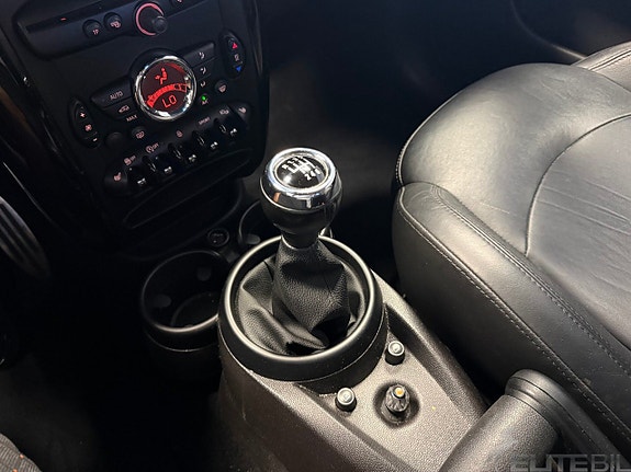 MINI Cooper S 15 of 18