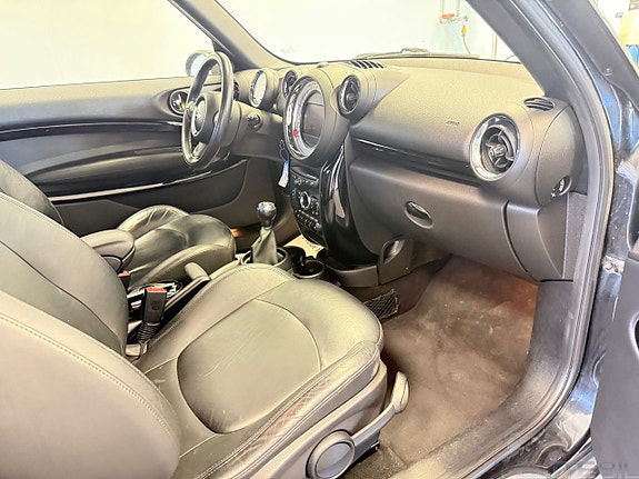 MINI Cooper S 10 of 18