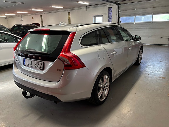 Volvo V60 3 of 6