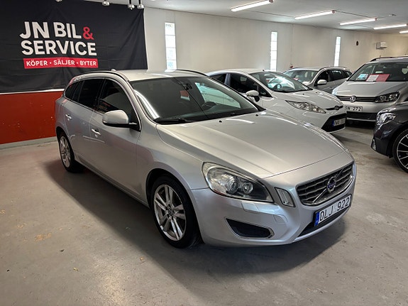 Volvo V60 2 of 6