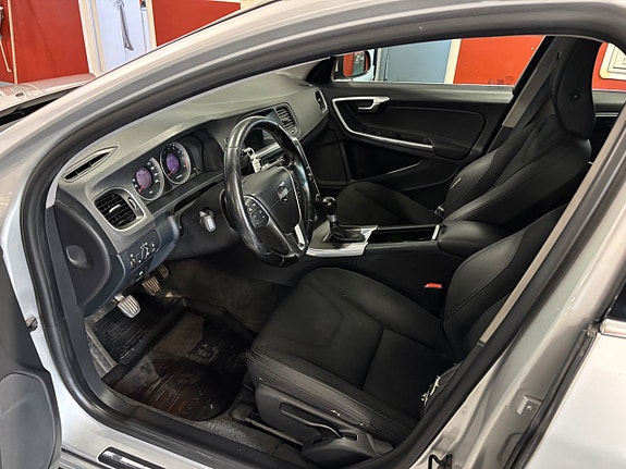 Volvo V60 5 of 6