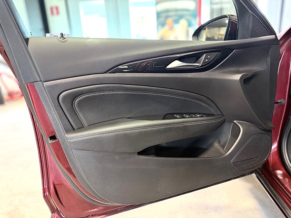 Opel Insignia 14 of 19