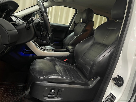 Land Rover Range Rover Evoque 12 of 27