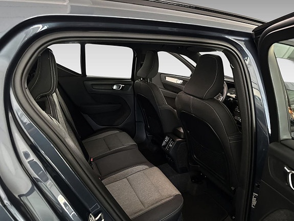 Volvo XC40 11 of 11