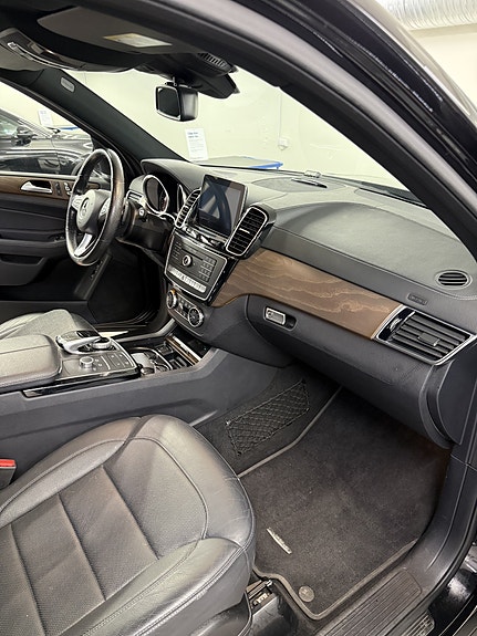 Mercedes-Benz GLE500 e 5 of 8