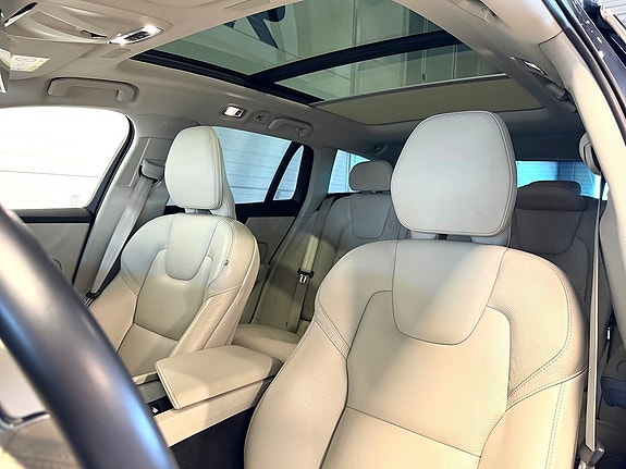 Volvo V60 17 of 21
