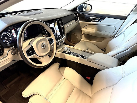 Volvo V60 14 of 21