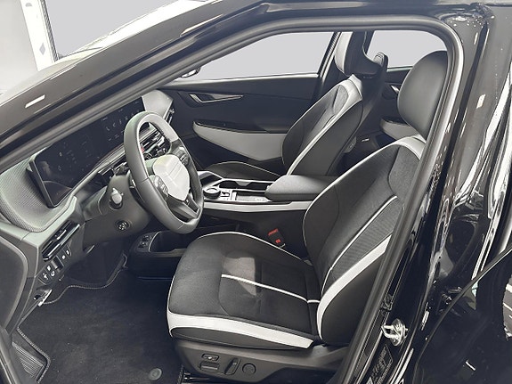 Kia EV6 7 of 17