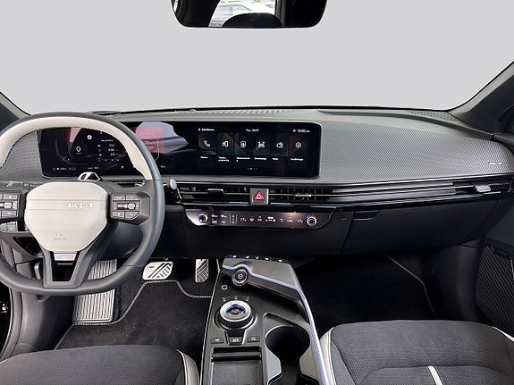 Kia EV6 6 of 17