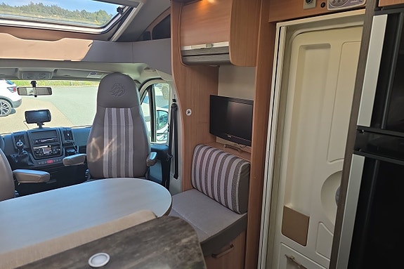 Knaus 700 Sky Ti 150hk, Låga långbäddar, Fukttestad, Nyservad, 3500kg 8 of 30