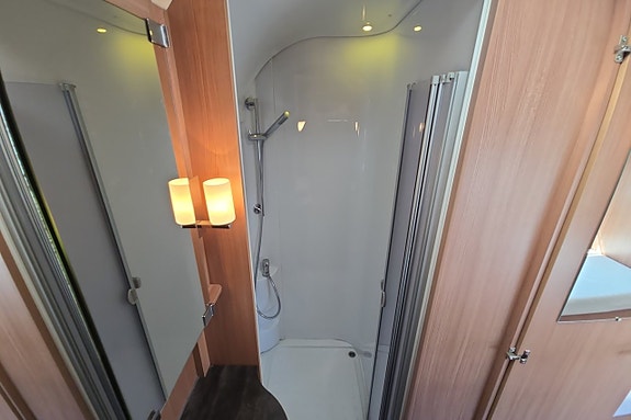 Knaus 700 Sky Ti 150hk, Låga långbäddar, Fukttestad, Nyservad, 3500kg 22 of 30
