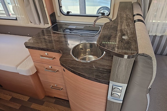 Knaus 700 Sky Ti 150hk, Låga långbäddar, Fukttestad, Nyservad, 3500kg 16 of 30