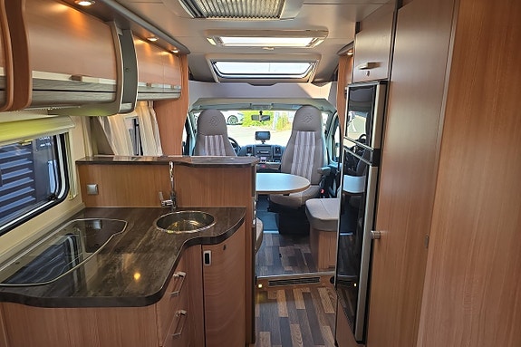 Knaus 700 Sky Ti 150hk, Låga långbäddar, Fukttestad, Nyservad, 3500kg 10 of 30