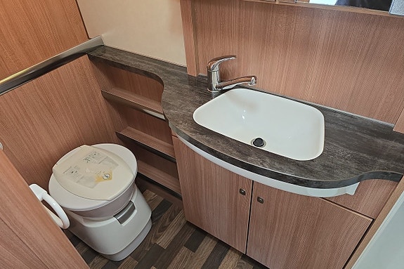Knaus 700 Sky Ti 150hk, Låga långbäddar, Fukttestad, Nyservad, 3500kg 19 of 30