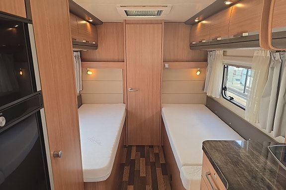 Knaus 700 Sky Ti 150hk, Låga långbäddar, Fukttestad, Nyservad, 3500kg 13 of 30