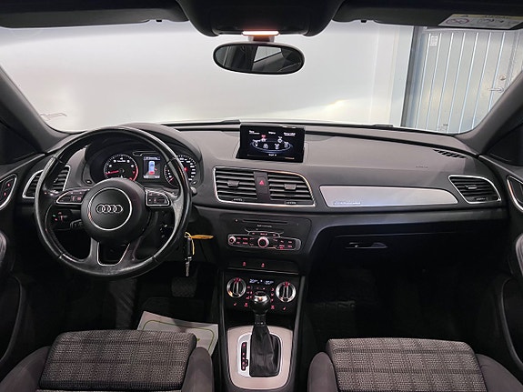 Audi Q3 12 of 24