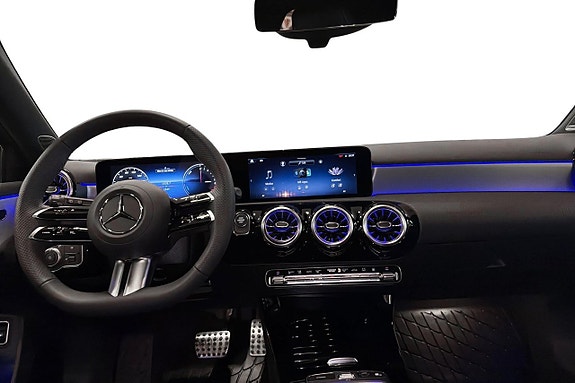Mercedes-Benz A250 e 9 of 13