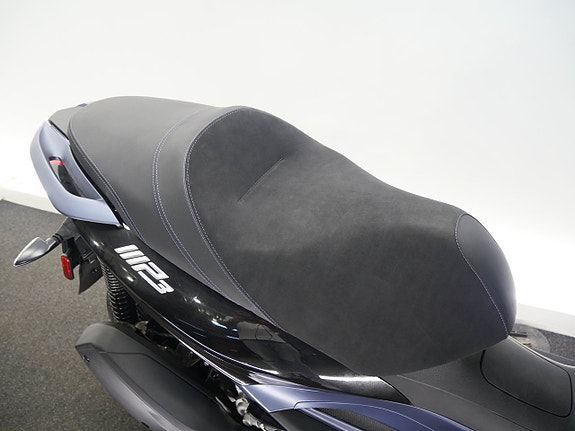 Piaggio MP3 300 3 of 5