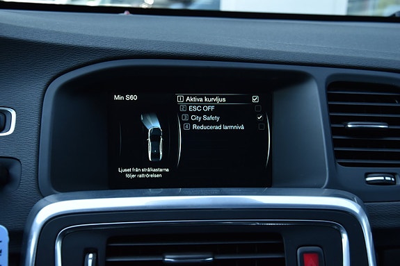 Volvo S60 21 of 26