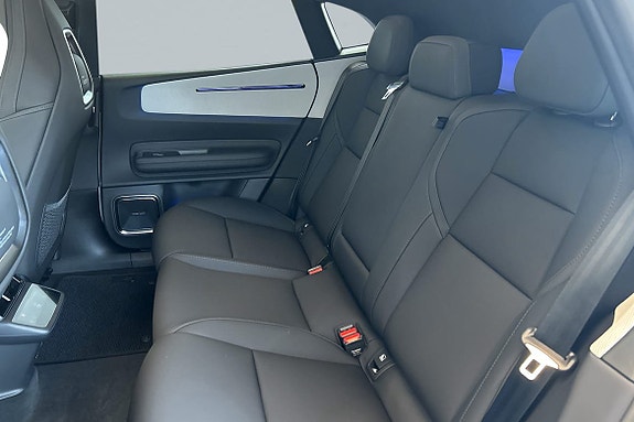 Polestar 4 11 of 14