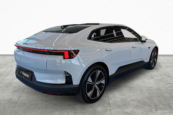 Polestar 4 8 of 14