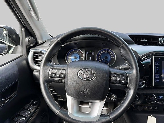 Toyota HiLux 9 of 10
