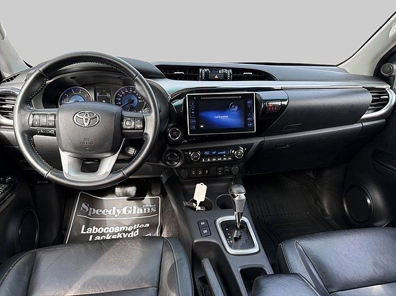 Toyota HiLux 8 of 10