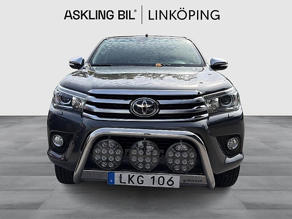 Toyota HiLux 5 of 10