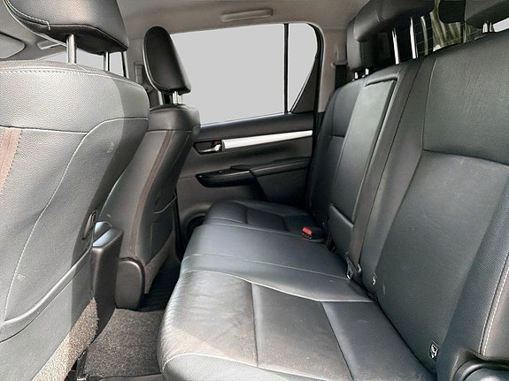 Toyota HiLux 7 of 10
